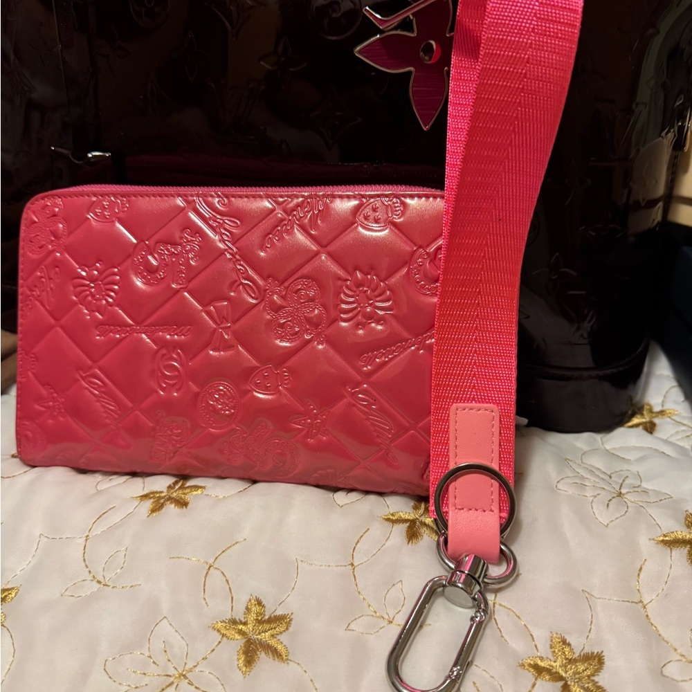 81720 Chanel Pink Patent Lucky Symbols Zip Around Wide Long Wallet/Organizer. - Picture 6 of 7